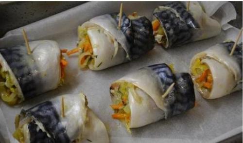 Рулетики из скумбрии с овощами. 04