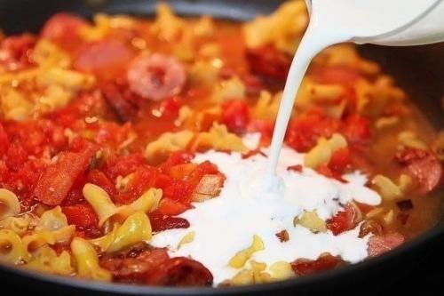 Паста с пряными колбасками. 04 Паста с пряными колбасками. 04