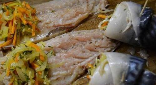 Рулетики из скумбрии с овощами. 03