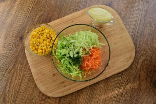 Капустный салат с интересной заправкой. 02