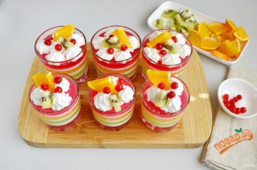 Слоеное желе в стаканчиках. 09