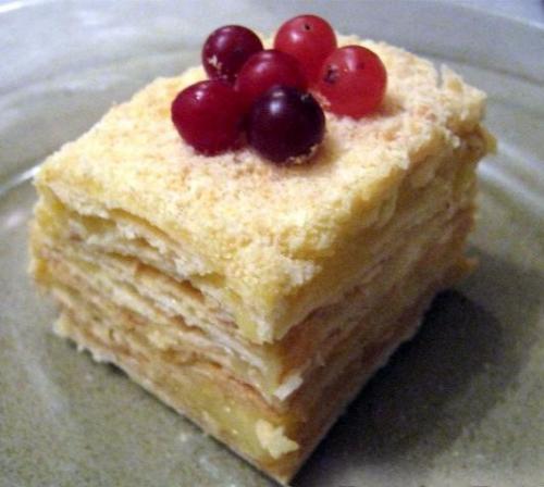 Сметанный торт.  Продукты (на 12 порций).