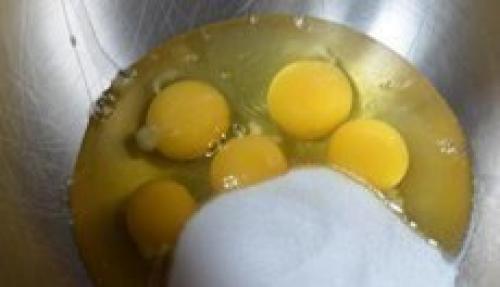 Быстрый универсальный бисквит. 01