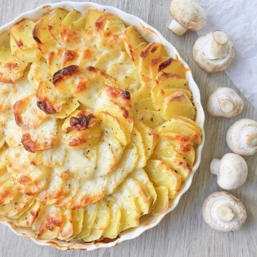 Картофельная запеканка с курицей и шампиньонами.