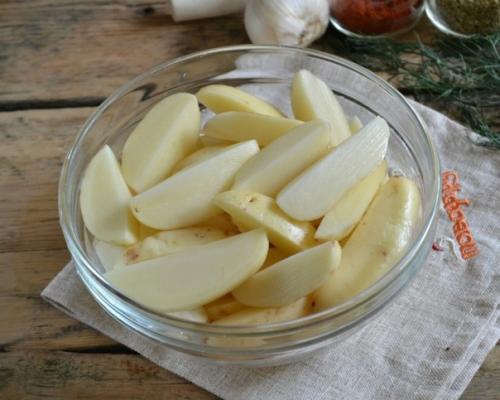 Картошечка по - деревенски, запеченная в духовке. 01