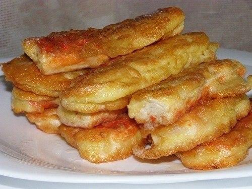 Крабовые палочки в кляре. Крабовые палочки в кляре.