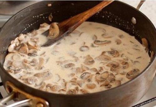 Спагетти со сливочно - грибным соусом. 02