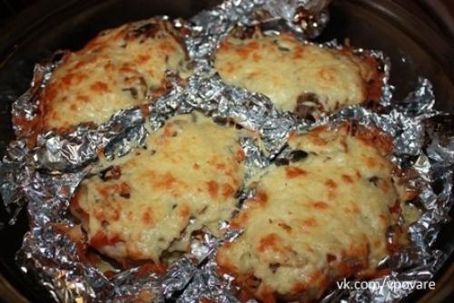 Мясо в фольге с грибами и помидорами. 05