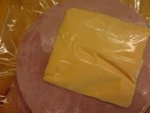 Рулетики из куриной грудки в сырном соусе. 02