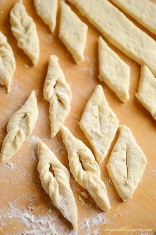 Вергуны.   Это, пожалуй, самые первые в жизни пончики. 05