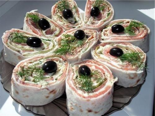 Подборка начинок для закусочных рулетов из лаваша.