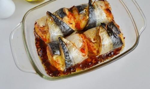 Мы готовим рулеты из скумбрии с овощами. 05