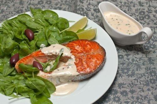 Соус на основе сливок к рыбе.