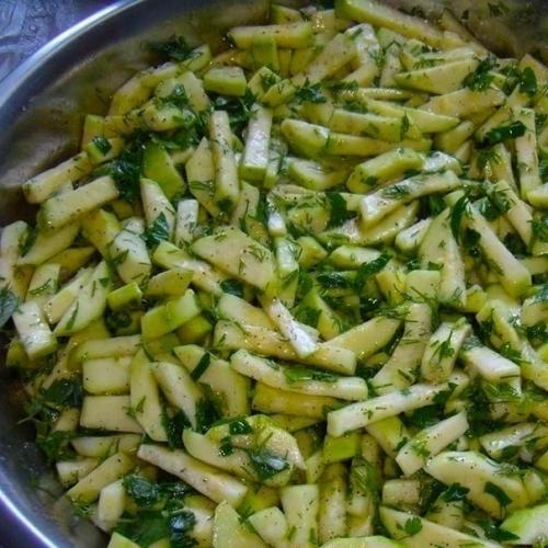 В прошлом году я закрыла 3 баночки на пробу - это оoоoчень вкусно. В прошлом году я закрыла 3 баночки на пробу - это оoоoчень вкусно.