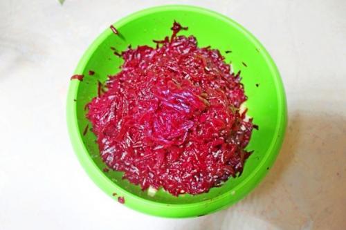 Салат со свеклой и сыром. 03