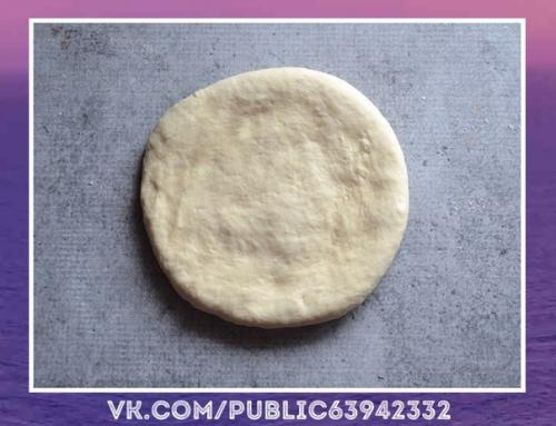 Прекрасное блюдо.  Тонкая основа для пиццы. 04