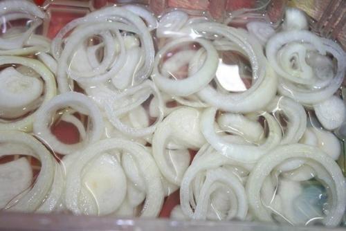 Мы готовим шашлык в духовке, я считаю, что он не уступает по вкусу стандартному шашлычку. 01