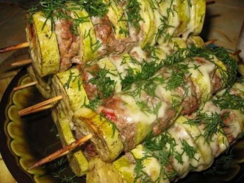 Кабачки - шашлычок.  Это очень просто: 500-600 гр.