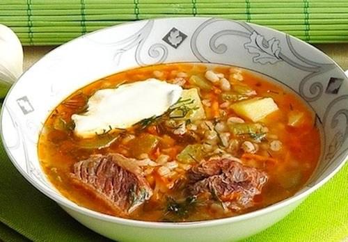 Рассольник с перловкой.