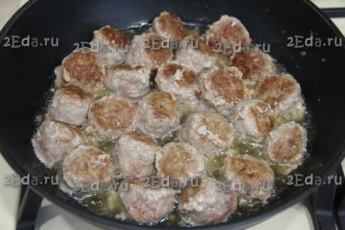 Спагетти с фрикадельками в томатном соусе. 02