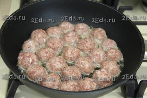 Спагетти с фрикадельками в томатном соусе. 01