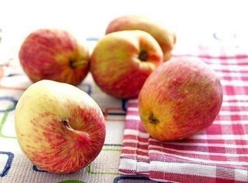 Очень вкусная шарлотка - лентяйка. 02 Очень вкусная шарлотка - лентяйка. 02