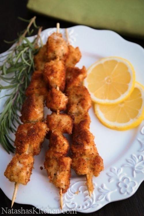 Панированные шашлычки из курицы.
