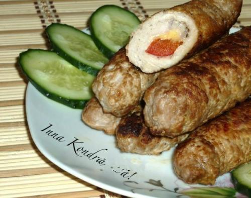 Мясные рулетики.   Мясные рулетики - блюдо, с которым можно экспериментировать бесконечно, выбирая любую начинку и способы приготовления. 07