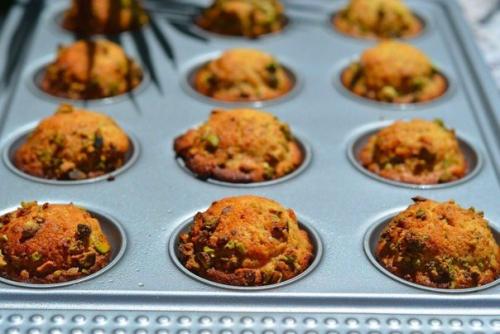 Творожные кексы с фисташками и грецкими орехами. 01