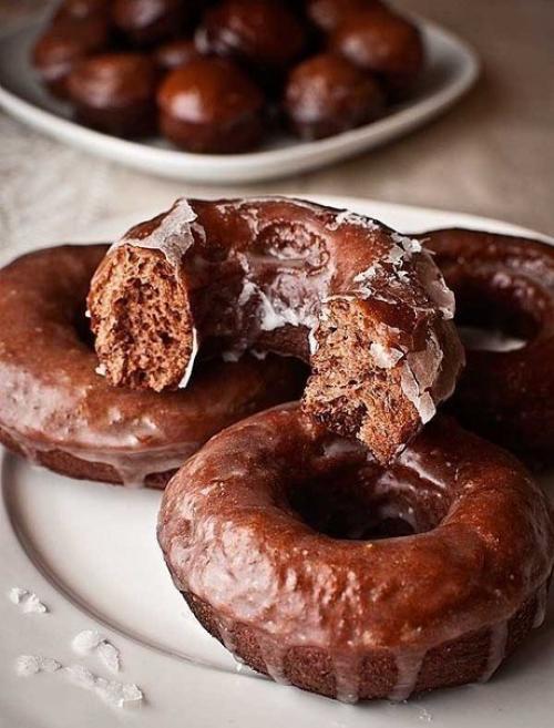 Шоколадные пончики.  Нам понадобится: 02