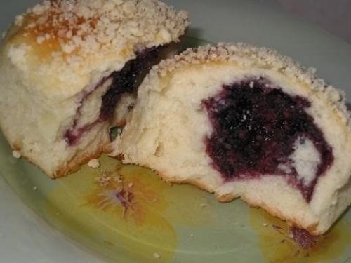 Булочки с наполнителем и посыпкой. 06