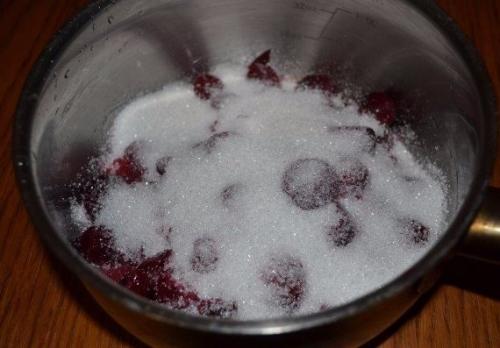 Творожный пирог с вишневым соусом. 03