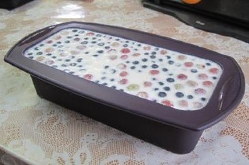 Сметанный десерт с ягодами (сметанный торт - желе). 01