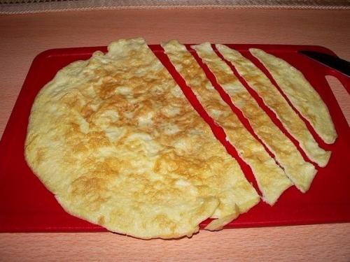 Суши.  Рецепт приготовления роллов я нашла на одном из кулинарных сайтов и это мой первый опыт. 03