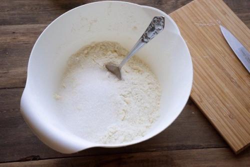 Яблочные бисквиты с соусом. 02