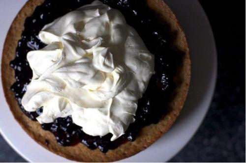 Пирог из грецких орехов с джемом? 07