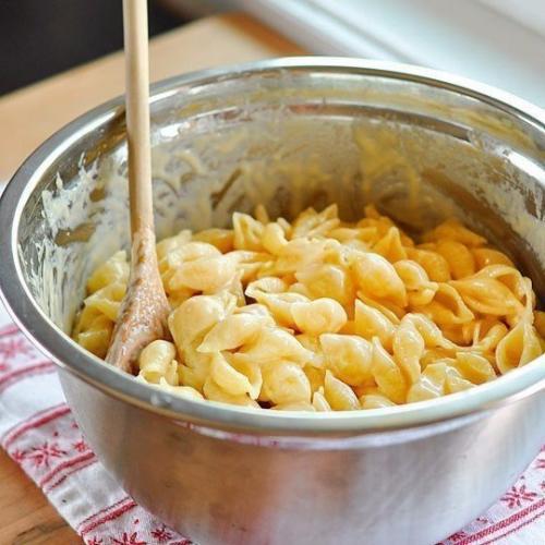 Паста с сырным соусом.