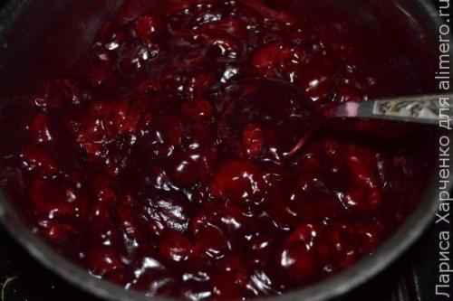 Творожный пирог с вишневым соусом. 04