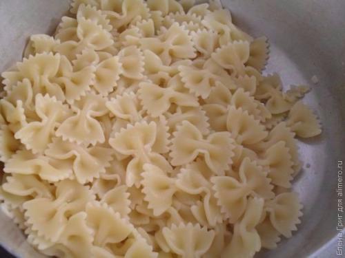 Паста фарфалле с курицей. 04