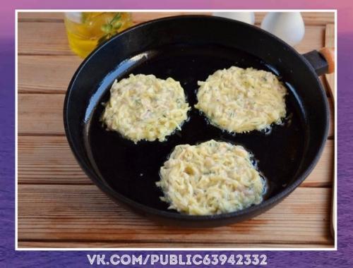 Вкуснятина!  Дранички с ветчиной, сыром и зеленью. 05