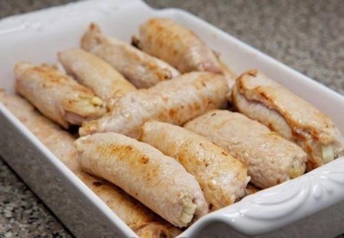 Рулеты из свинины с грибами. 06