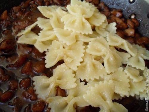 Паста фарфалле с курицей. 05