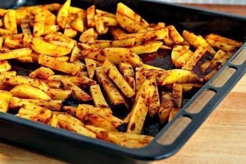 Ароматный картофель фри, запеченный в духовке. 05