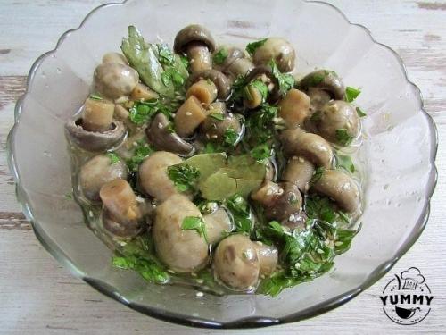 Шампиньоны по-корейски.  Ингредиенты: 06