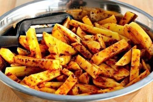 Ароматный картофель фри, запеченный в духовке. 04