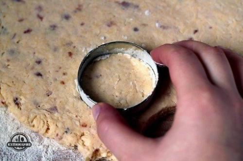Печенье с беконом и сыром.