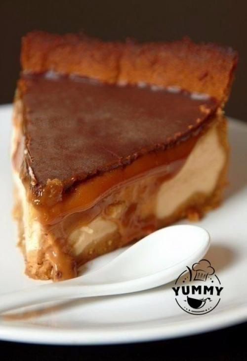 Творожник а-ля чизкейк с двойной глазурью.