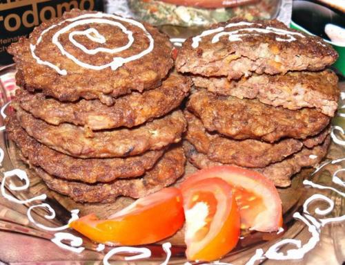 Помидоры по-корейски.  Ингредиенты:   * 2 кг помидор (порезать крупно). * 4 шт. болгарских перца.