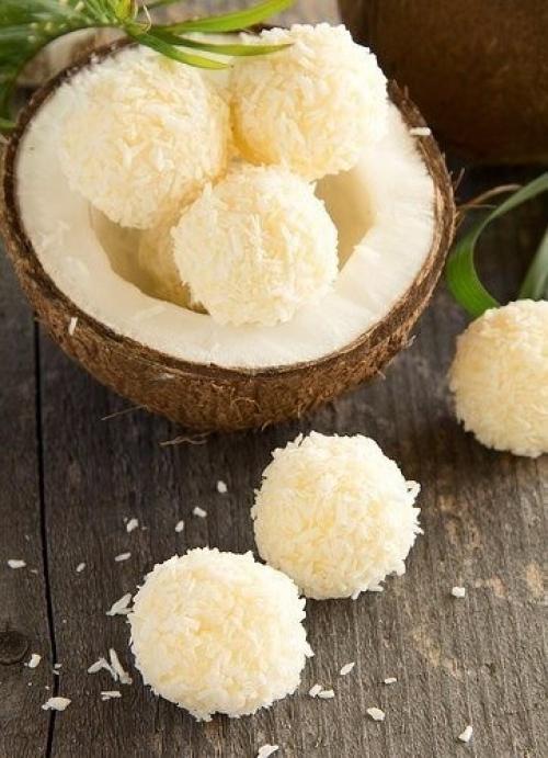 Домашние рафаэлло. Очень простой рецепт вкуснейших конфеток. Домашние рафаэлло. Очень простой рецепт вкуснейших конфеток.