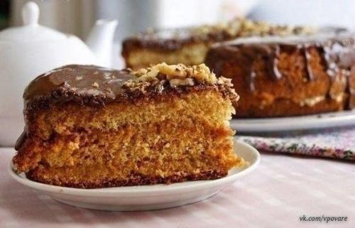 Очень вкусный нежный бисквит, в меру пахнет медом, тает во рту!